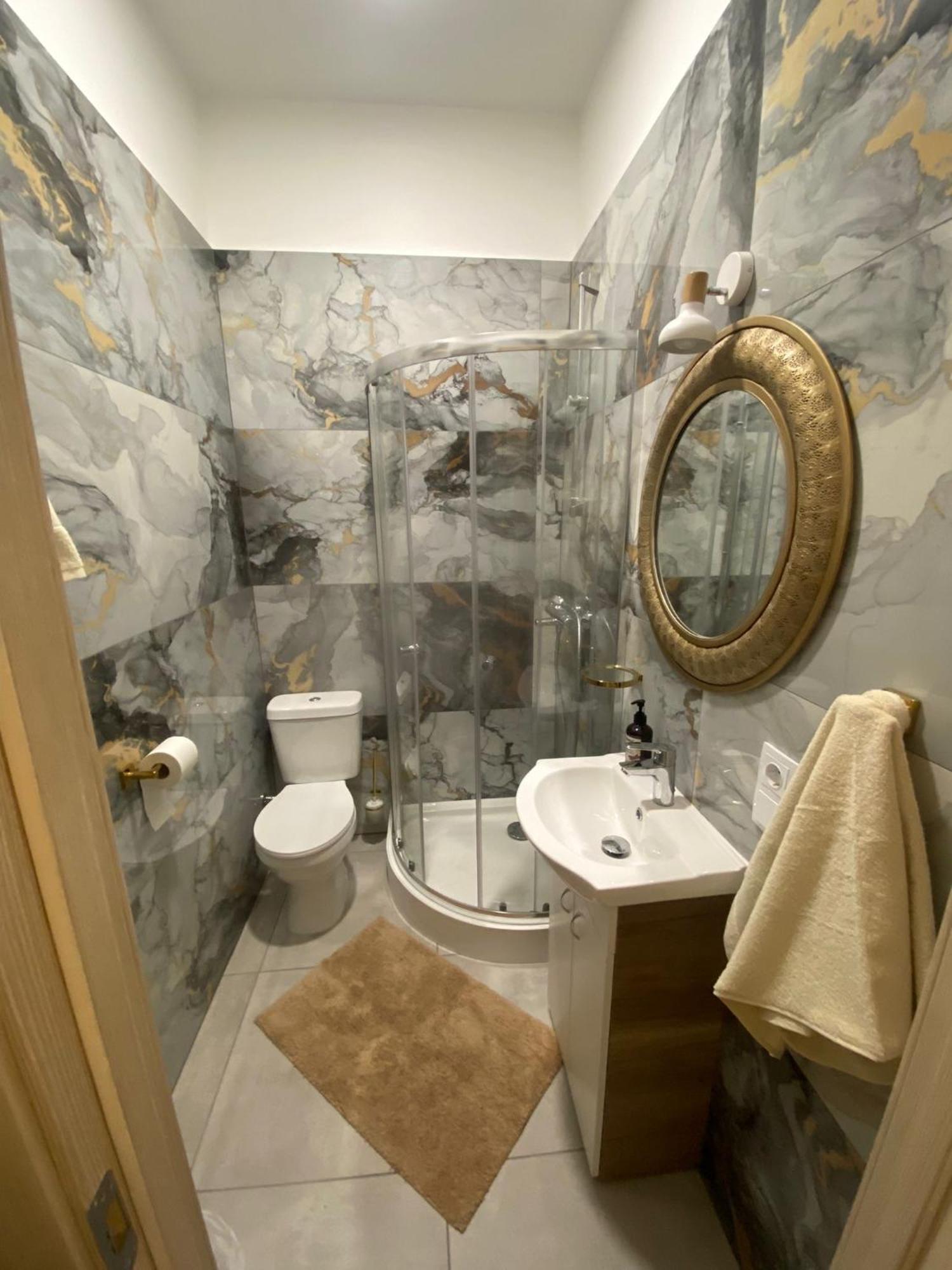 Golden Rush Apartment Riga Luaran gambar